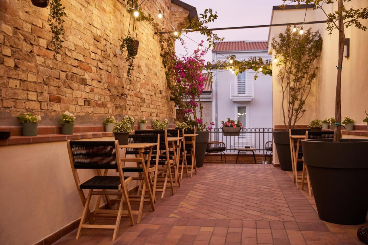 Hotel Battisti 56 Porto SantʼElpidio Exterior foto